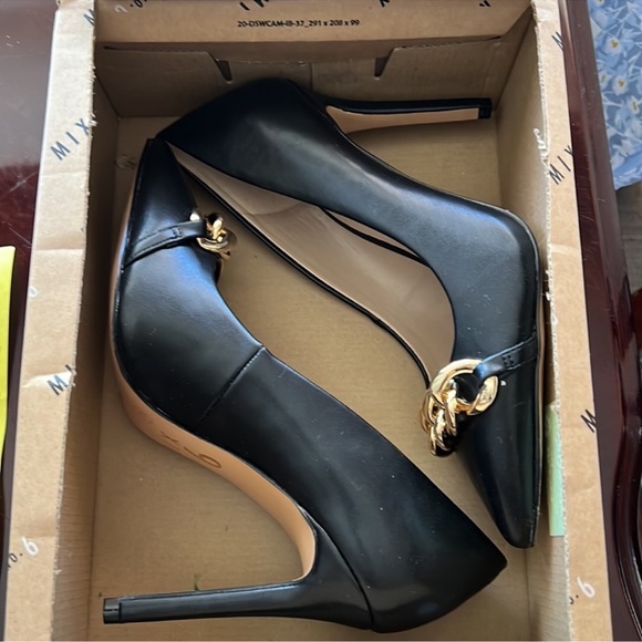 Pumps - Picture 3 of 4